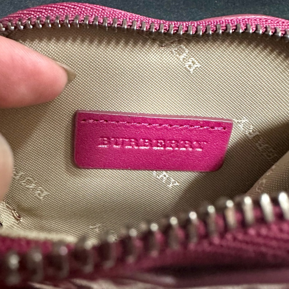 Authentic Vintage Burberry Heart Shape Coin case - Picture 9 of 11
